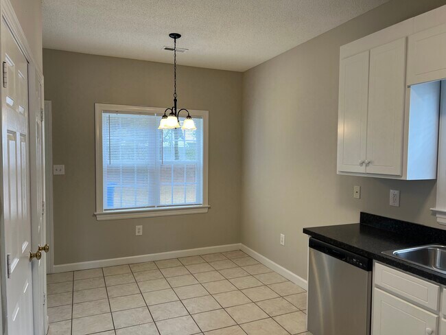 Building Photo - 3308 Whitlock Dr N