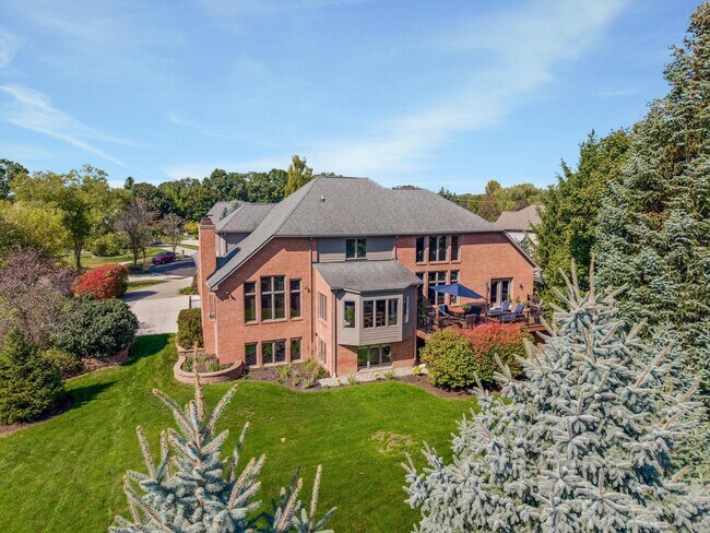 Building Photo - 7040 Royal Villa Ct