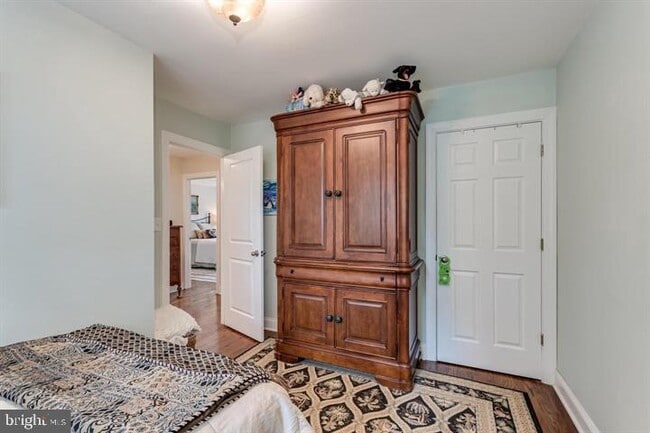 Building Photo - 523 Wayne Ave