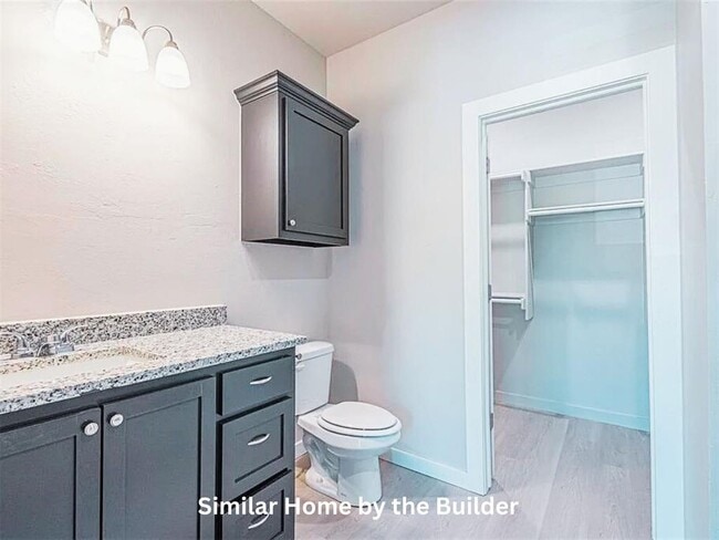 Building Photo - 327 S Aydelotte Ave