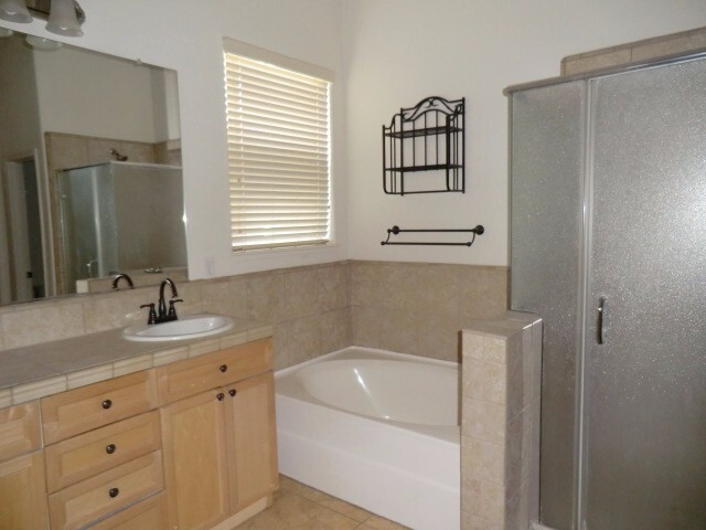 Building Photo - Attractive 3 Bedroom Home in South Meadows