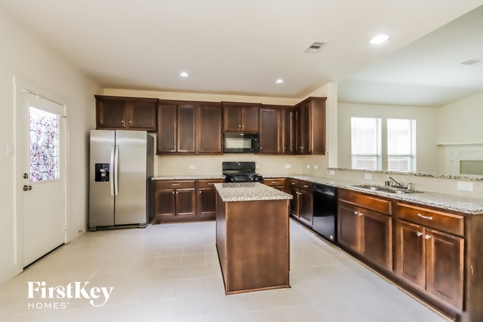 Building Photo - 21611 Royal Troon Dr