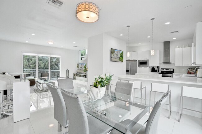 Building Photo - North Ocean Boulevard, Pompano Beach, FL 33062 - 4 BR 3.5 BA townhouse