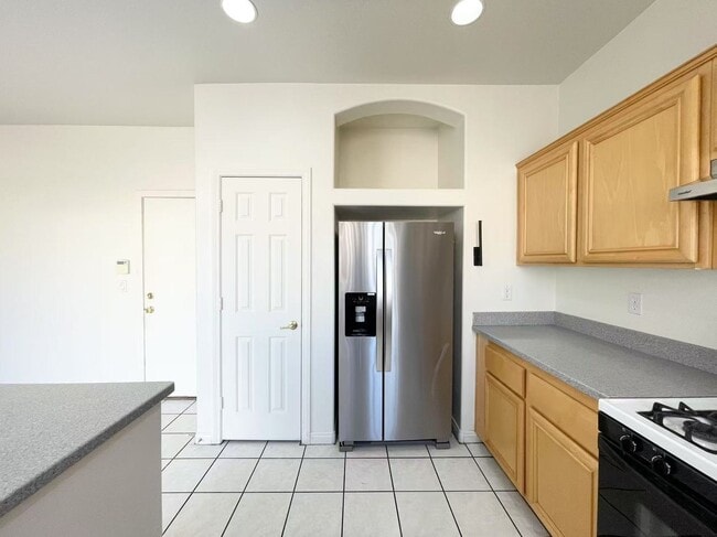 Building Photo - Comfortable  two story single house