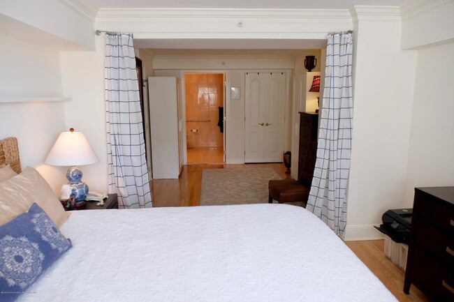 Building Photo - 700 Ocean Ave N