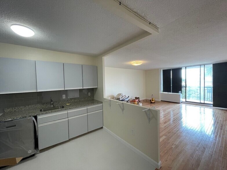 Building Photo - 60 Longwood Ave