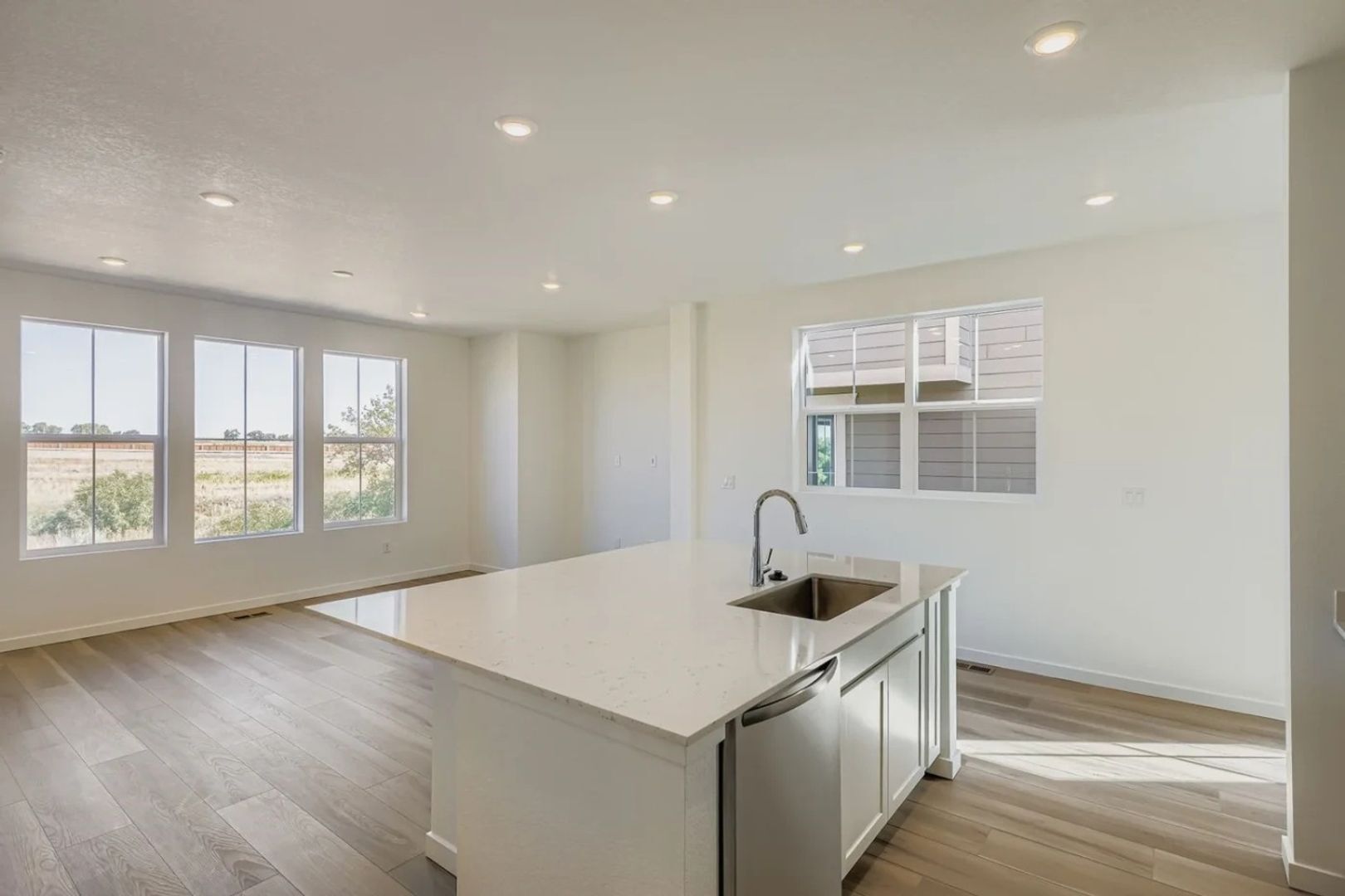 Building Photo - 6699 Juniper Dr