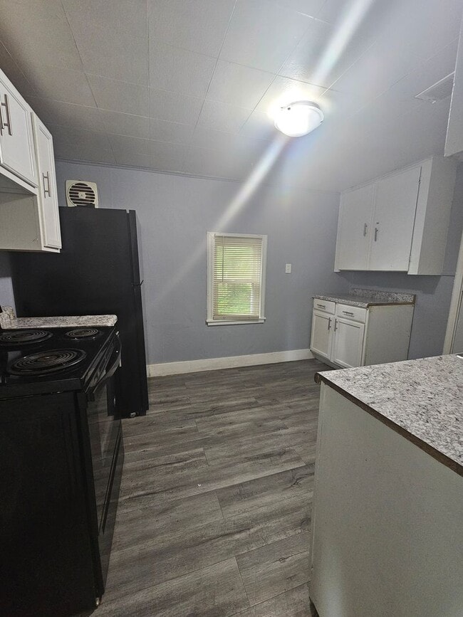 Building Photo - There is a $25 fee for the application and everyone over 18 needs to fill out their own application.