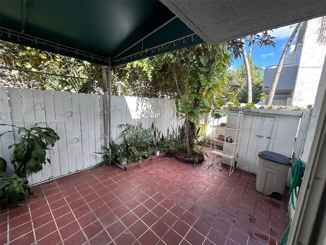 Building Photo - 3605 SW 17th St