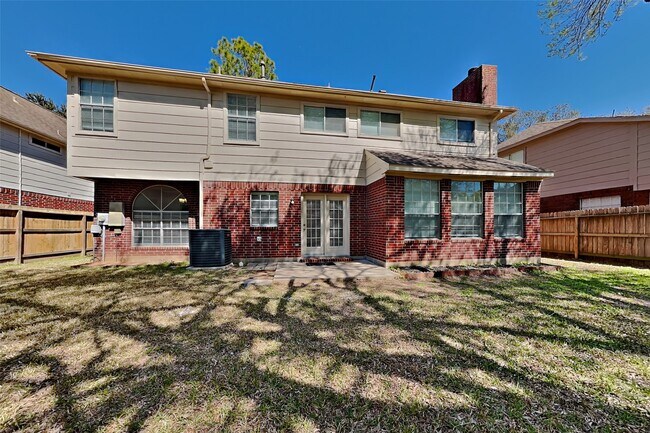 Building Photo - 814 Hyacinth Pl