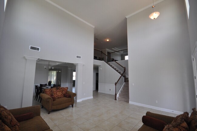 Building Photo - Large Home at Work Golf Village