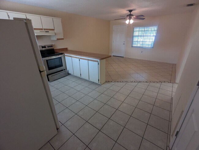Building Photo - 824 N St Clair Abrams Ave