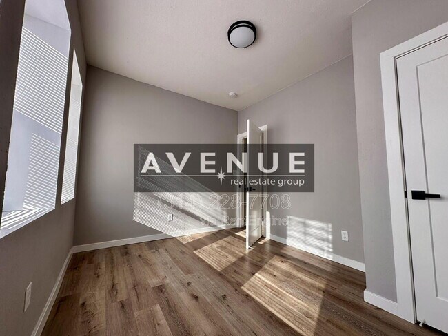 Building Photo - 5931 Maple Ave