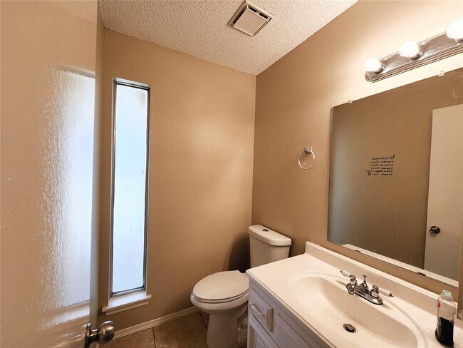 Building Photo - 3207 Glade Springs Dr