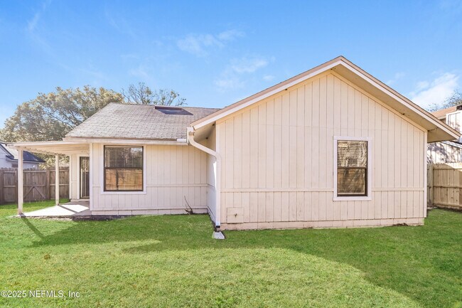 Building Photo - 8167 Fort Chiswell Trail