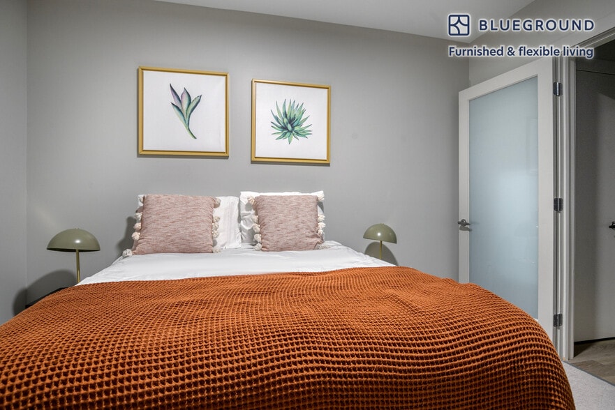 Building Photo - 1550 Soldiers Fld Rd