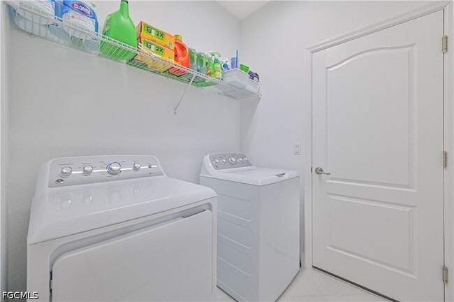 Building Photo - 15550 Pascolo Ln