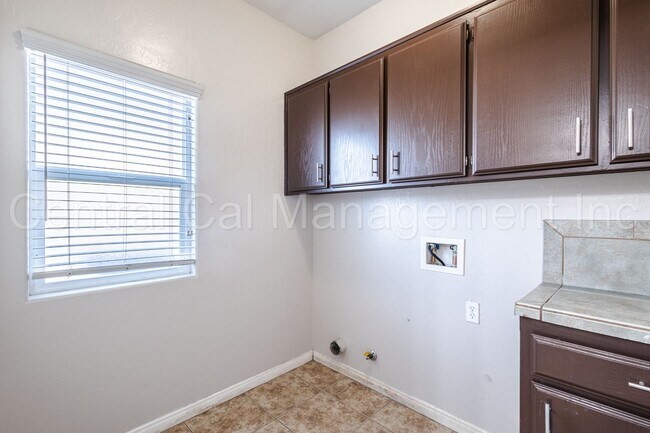 Building Photo - 3 Bedroom/2 Bath Townhome in Mill Creek - ...