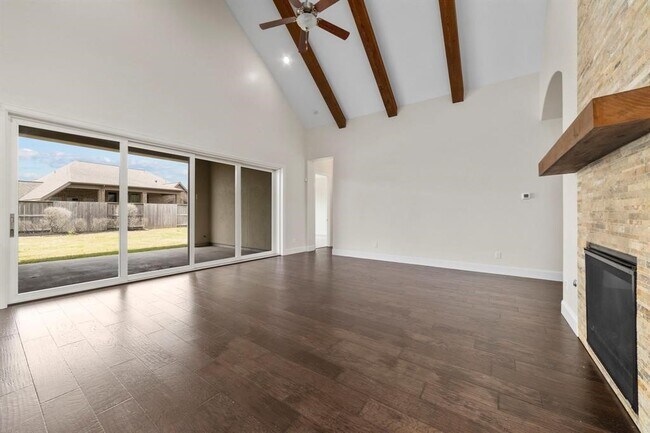 Building Photo - 9814 Carver Dr