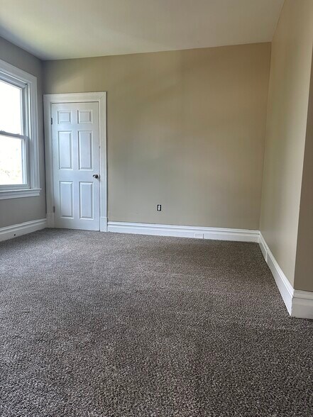 Building Photo - 48 Maytide St