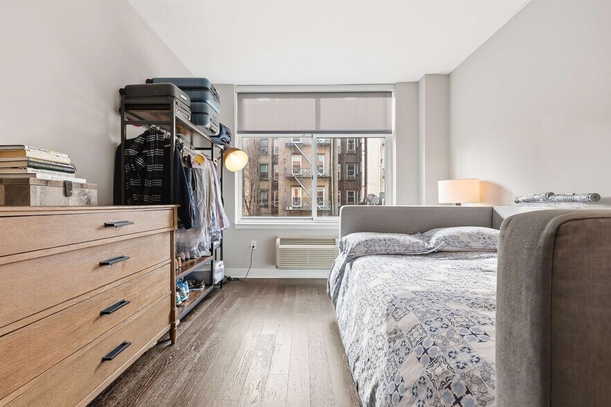 Building Photo - 1450 Washington St