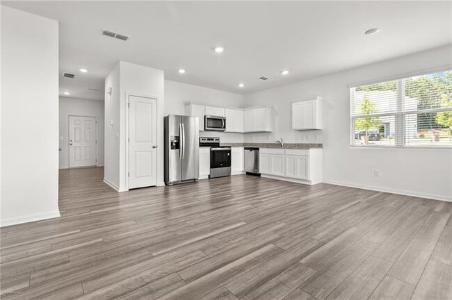 Building Photo - 103 Rydal Wy