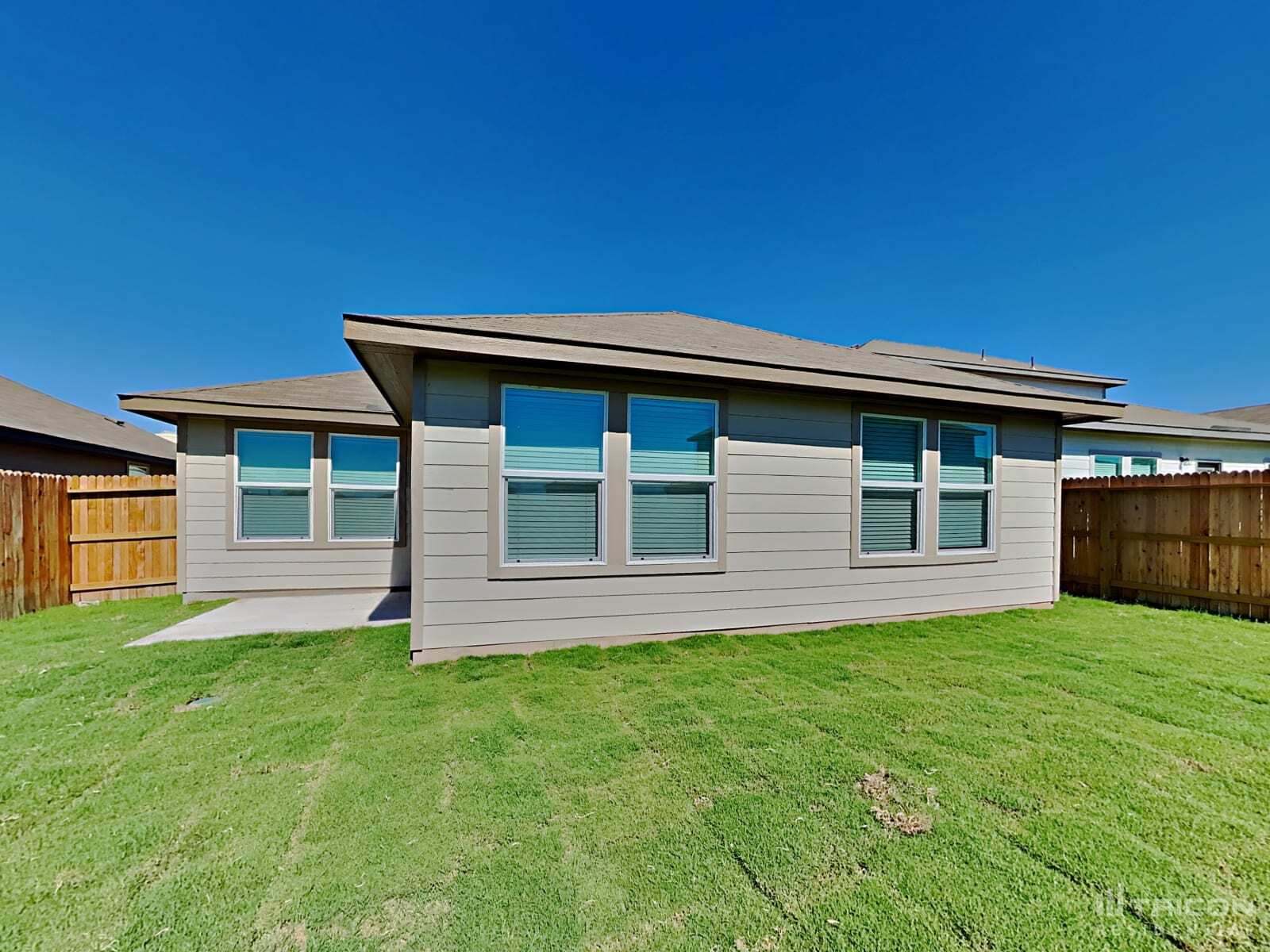 Building Photo - 13548 Paxton Blvd