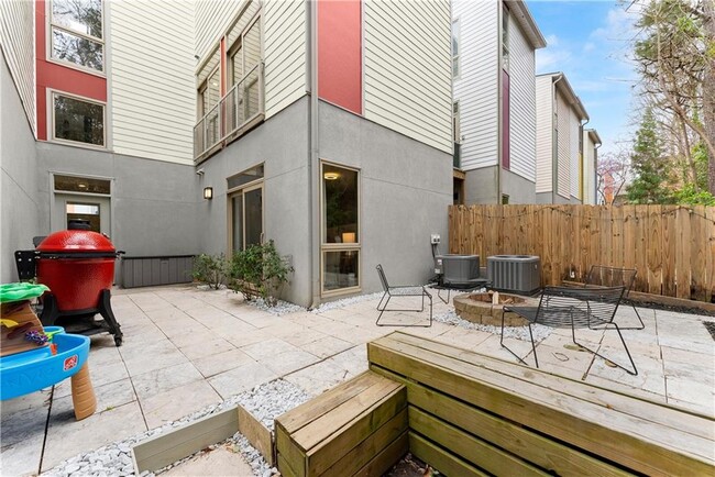 Building Photo - 1382 Stirling Cir NW