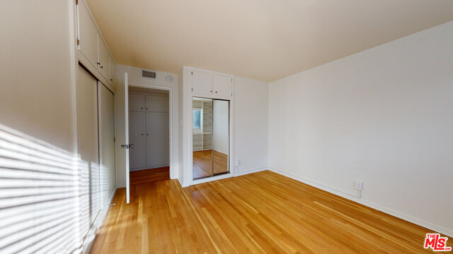 Building Photo - 111 Marguerita Ave