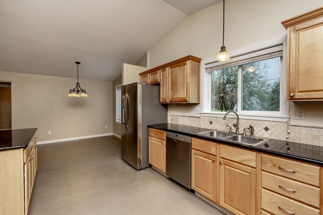 Building Photo - 4-Bedroom, 2-Bathroom Rambler with Beautiful Features and Mountain Views!