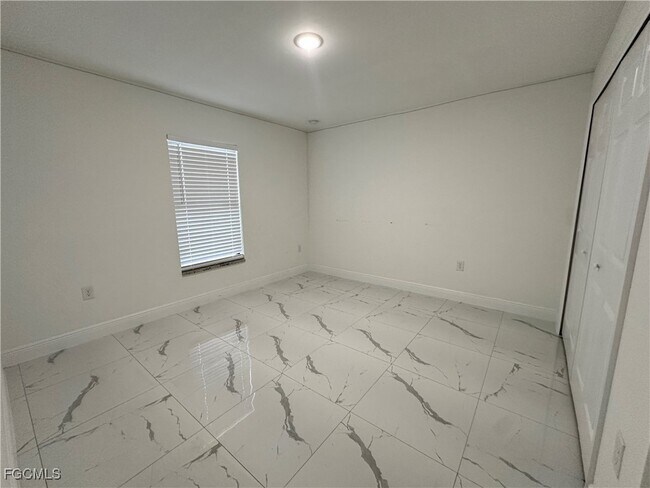 Building Photo - 1910 Richmond Ave N