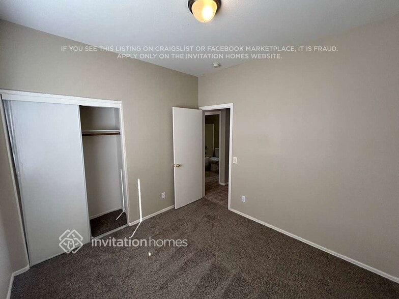 Building Photo - 3102 E Roeser Rd