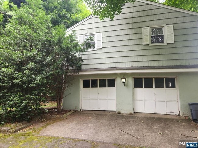 Building Photo - 276 Franklin Turnpike