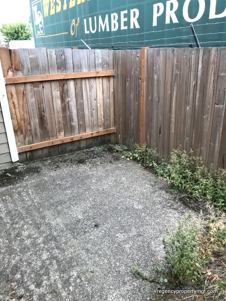 Building Photo - 19202 SE River Rd