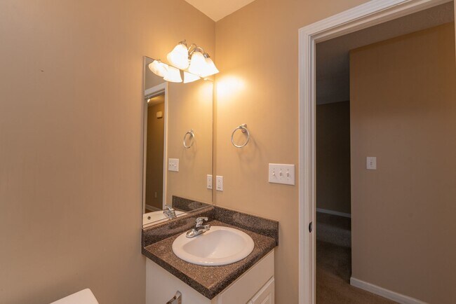 Building Photo - $1,150 - 2 Bed/2 Bath house in Harlem, with all appliances!