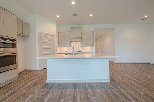 Building Photo - 29326 Red Rocks Pk Dr