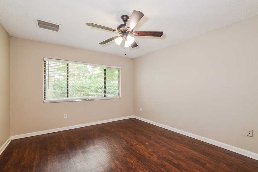 Building Photo - 321 Alba Ln
