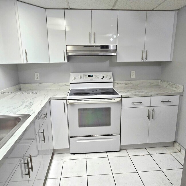 Building Photo - 2055 SW 122nd Ave