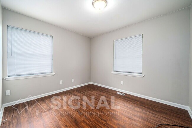 Building Photo - 1652 Roberta Ln