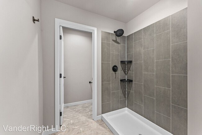 Building Photo - 3 br, 2.5 bath House - 502 N Harper Ave