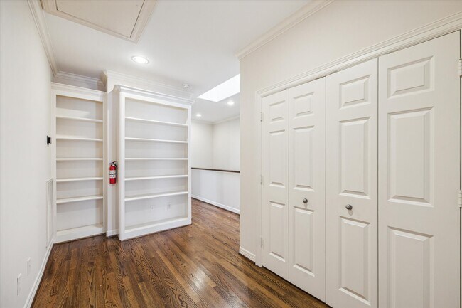 Building Photo - 1321 Whispering Pines Dr