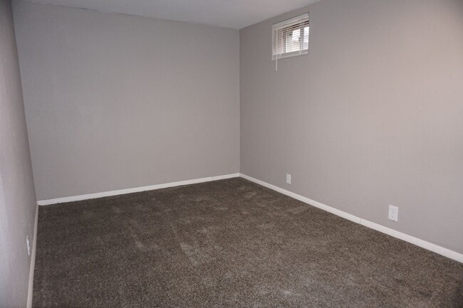 Building Photo - 4 Bedroom Remodeled West Side Salt Lake Home