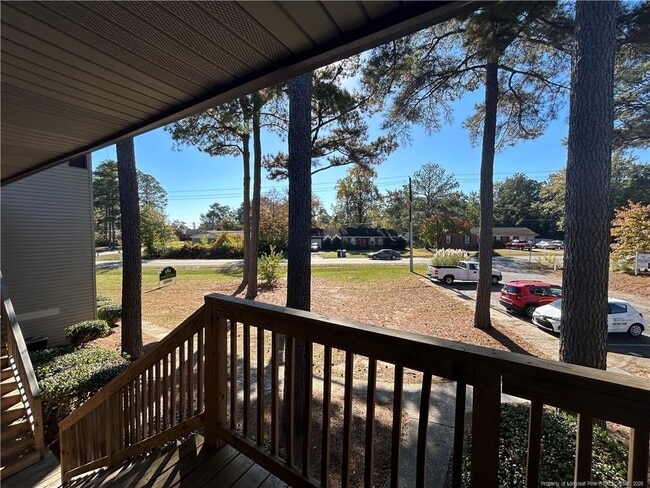 Building Photo - 945 Applewood Ln