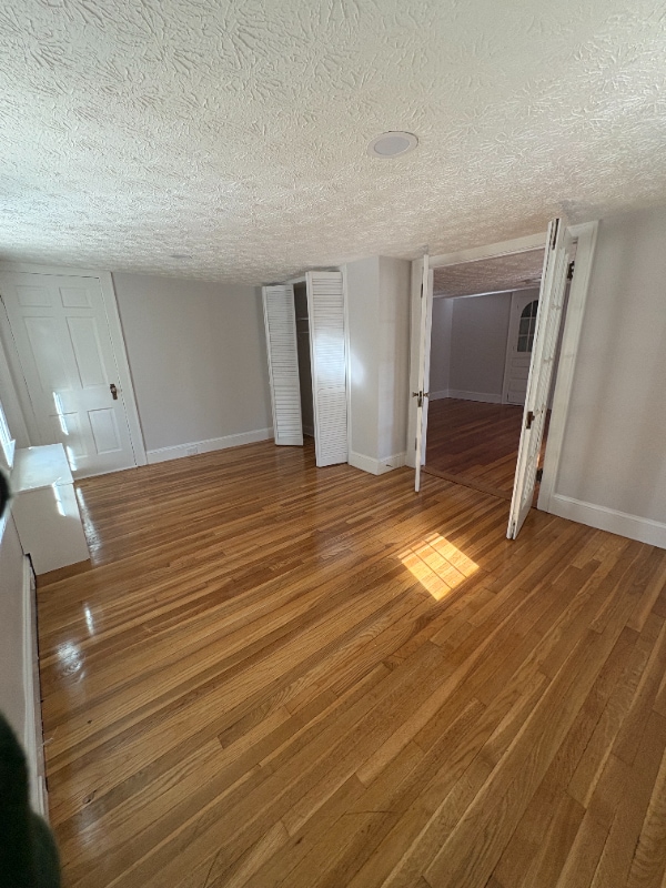 Building Photo - 891 Mammoth Rd