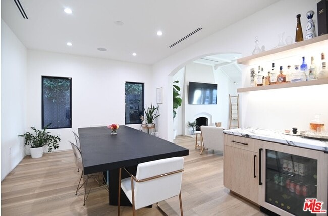 Building Photo - 1430 Stearns Dr