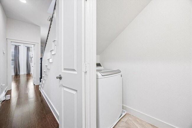 Building Photo - 2520 Bluebonnet Ln