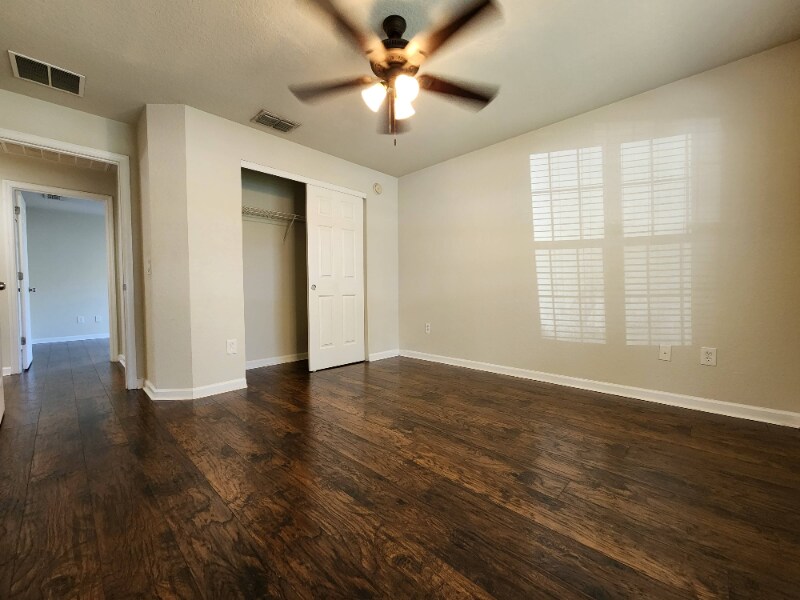 Building Photo - 5768 SW 40th Pl