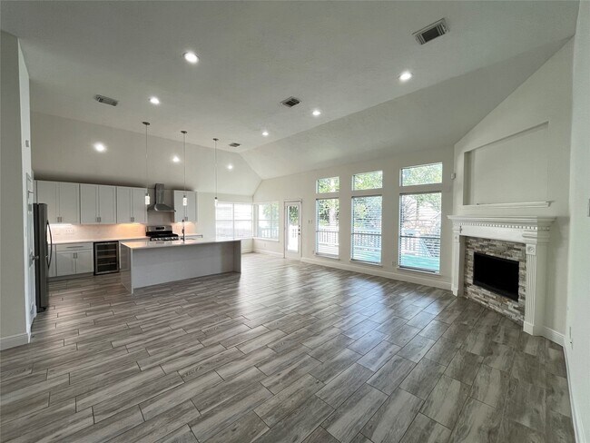 Building Photo - 106 N Rambling Ridge Pl