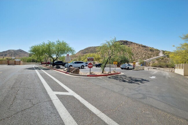 Building Photo - 13222 N 1st Ave