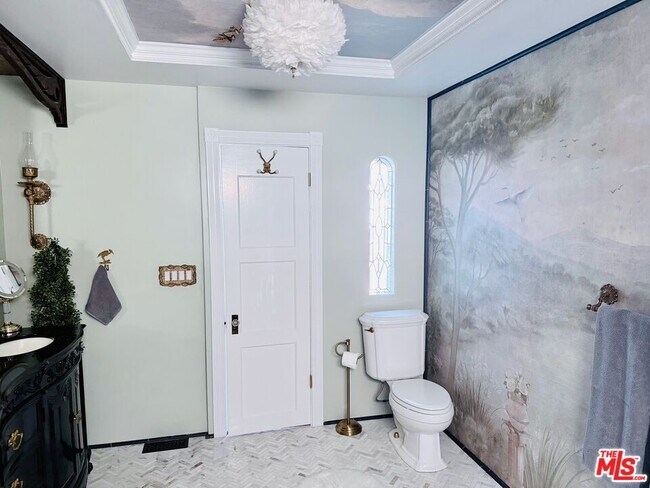 Building Photo - 370 Main St